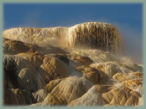 usa_yellowstone_mammoth_hot_spring_17.jpg