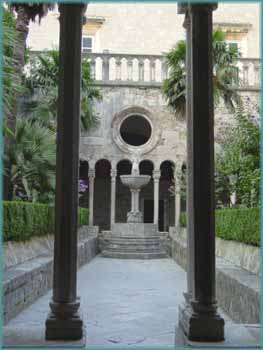 Cloîrte du Monastère des Franciscains