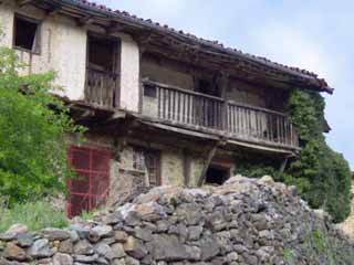 Village dans les Picos de Europa - ESPAGNE