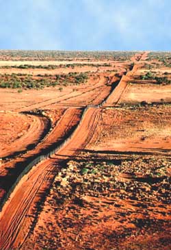 Vue aèrienne du "Dingo ou Dog Fence" en Australie